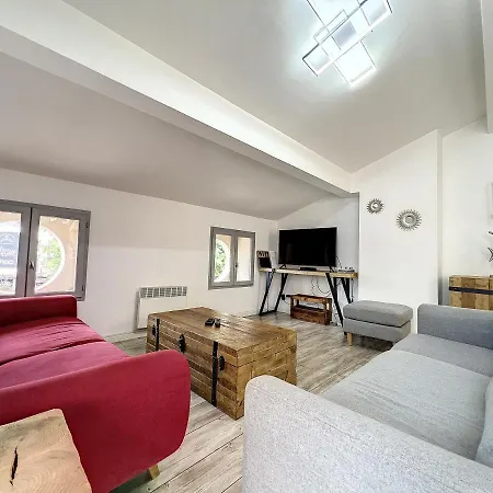 Le Castillet: Vue Dominant La Ville. Apartment *